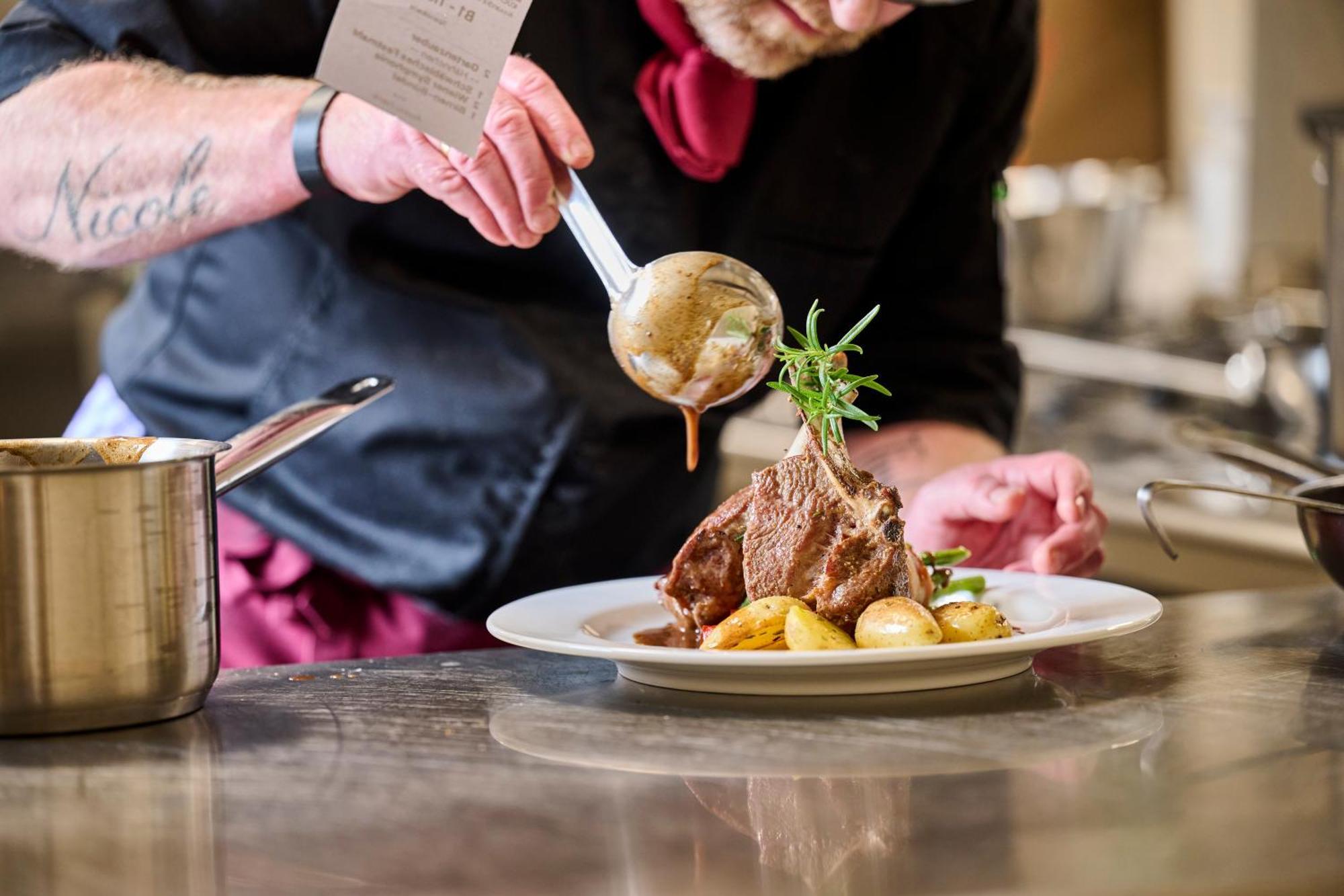 Schwarzes Kreuz Gasthaus Pension Teuschnitz Bagian luar foto